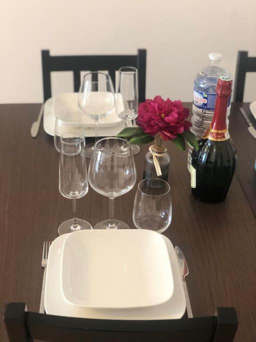 Superbe Appartement Tout Equipe, Le Nid D'Eva A Metz Gare, Parking Prive, Balcon, F2, 50M2, 3P Kültér fotó
