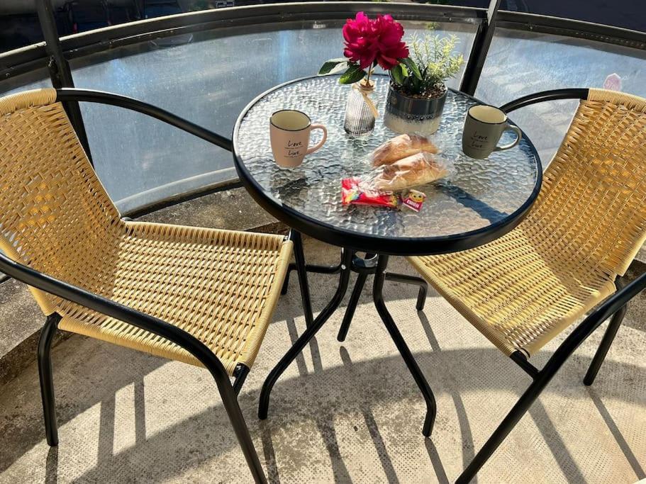 Superbe Appartement Tout Equipe, Le Nid D'Eva A Metz Gare, Parking Prive, Balcon, F2, 50M2, 3P Kültér fotó