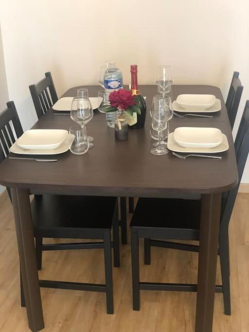 Superbe Appartement Tout Equipe, Le Nid D'Eva A Metz Gare, Parking Prive, Balcon, F2, 50M2, 3P Kültér fotó